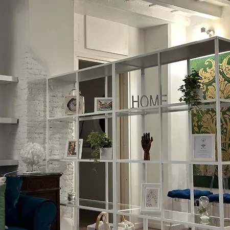 Trithome Suite Boutique Barberini-2